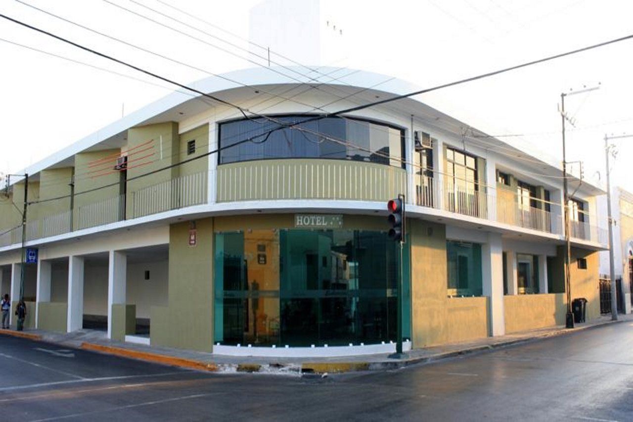 Hotel Embajadores Merida Exterior photo